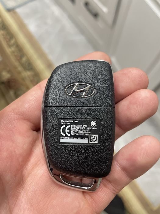 Продам смарт ключ от HYUNDAI CANTA FE 2014