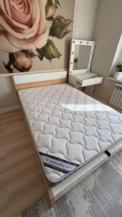 Двухместная кровать