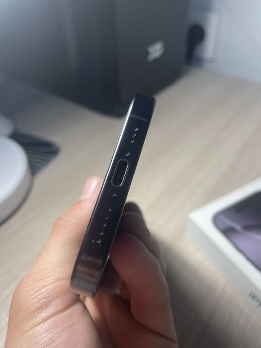 Iphone 16 pro б/у
