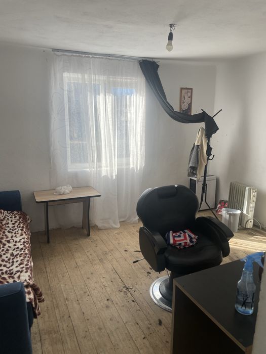 De vanzare o casa la tara