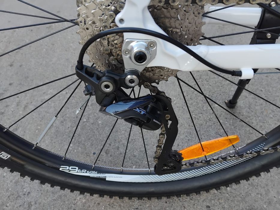 Vând bicicleta din aluminiu