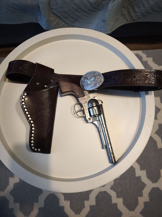 Pistol jucarie cu curea și toc