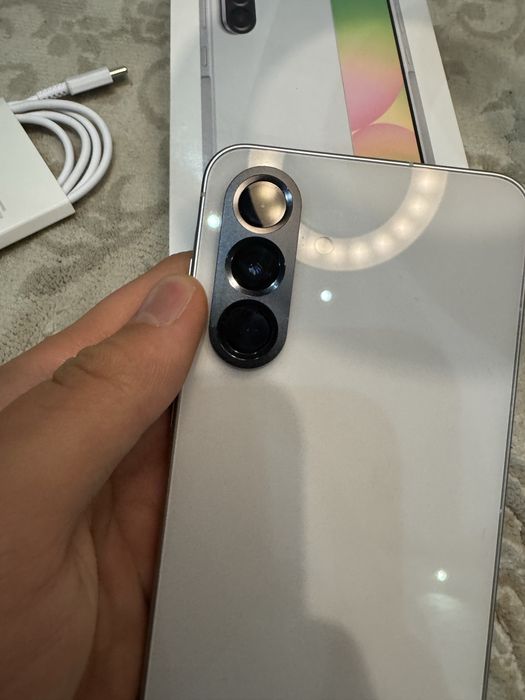 Самсунг а56 5g .