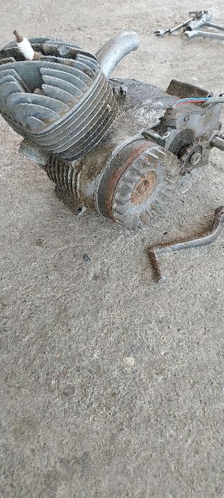 Motor moped Metrom recondiționat în Italia, complet – ideal restaurare / piese