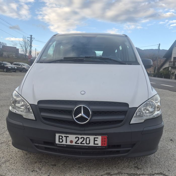 Vand mercedes vito 2.2 tdi.6+1 trepte.9 locuri.160 cp.klima .top