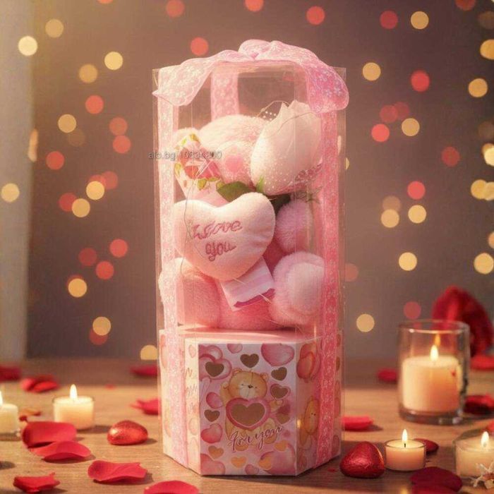 Плюшено мече с LED и сърце - в подаръчна опаковка