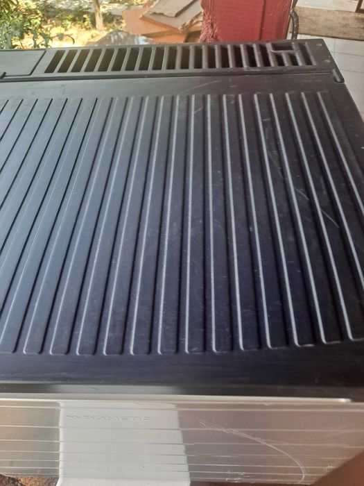 Lada frigorifica auto/rulota DOMETIC si Electrolux, ambele 12V / 220V si gaz la 30 mbar