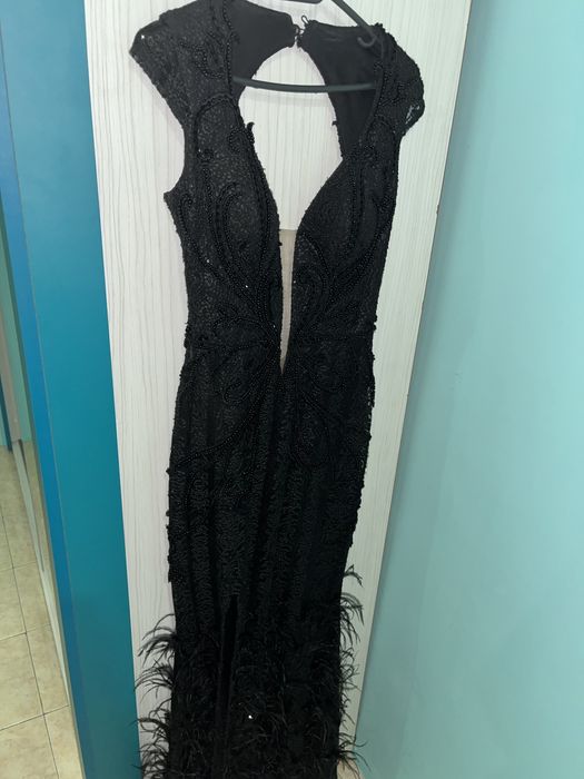 Официална черна рокля