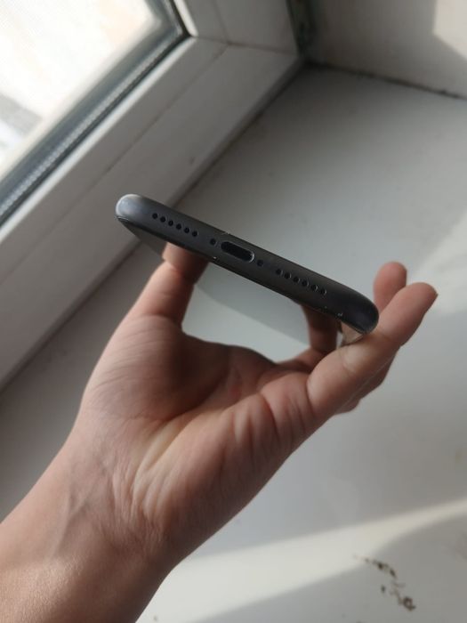 Продам айфон 11