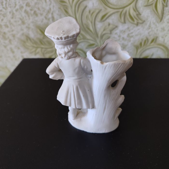 Статуэтки фарфоровые старинные