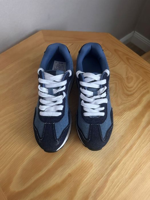 Кроссовки новые Guess