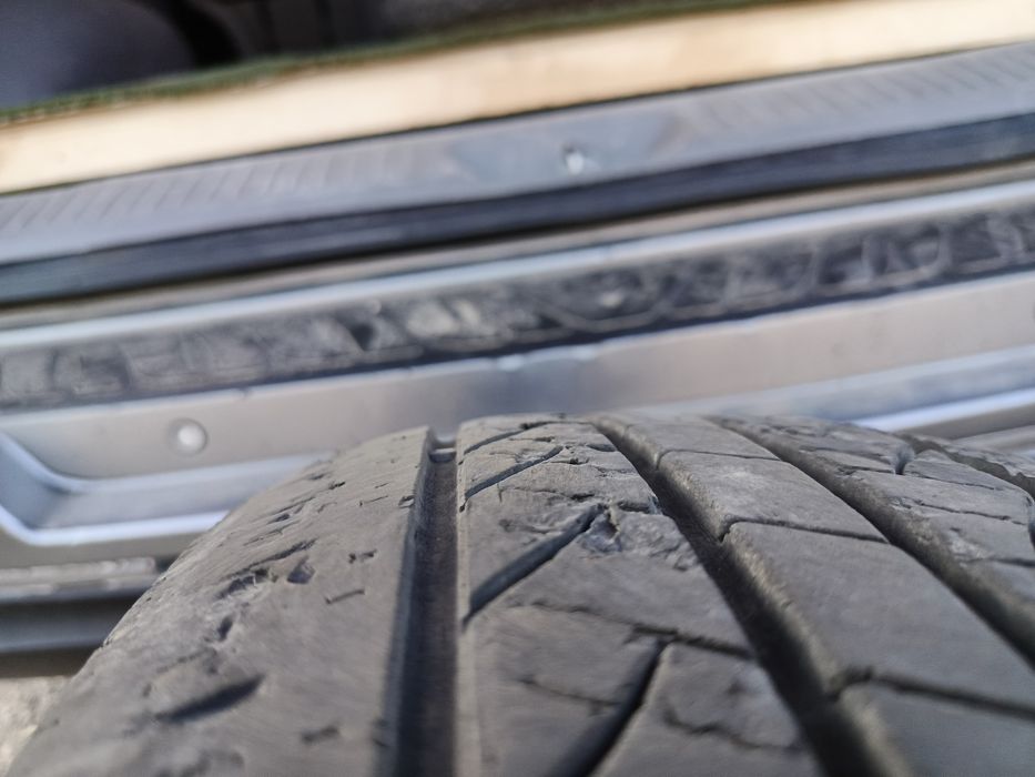 Продам резину 215/70R16