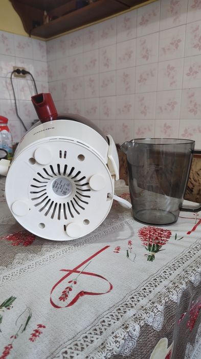 Vând storcător fructe