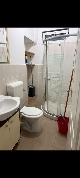 Inchiriez apartament