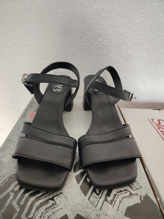 Дамски сандали с токче