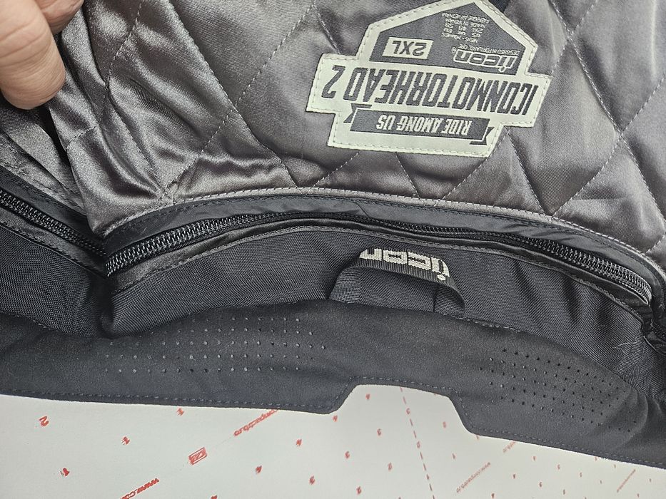 Geacă moto Icon 2XL nouă