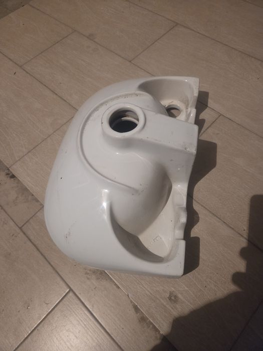 Керамический умывальник