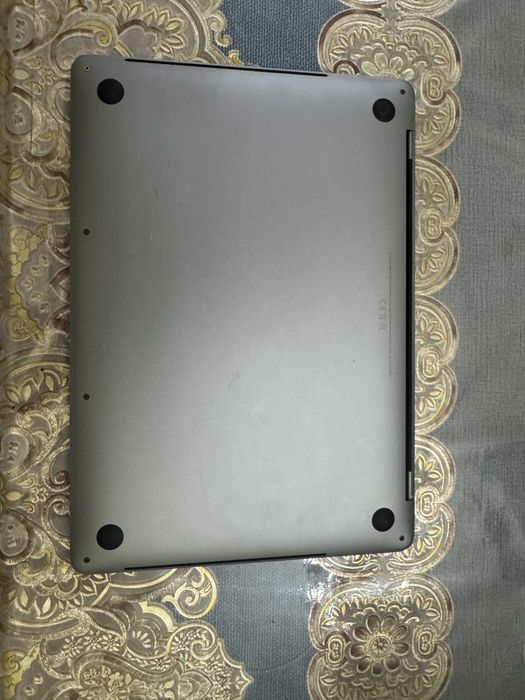 Mac book pro 2019 13inch touch bar bor