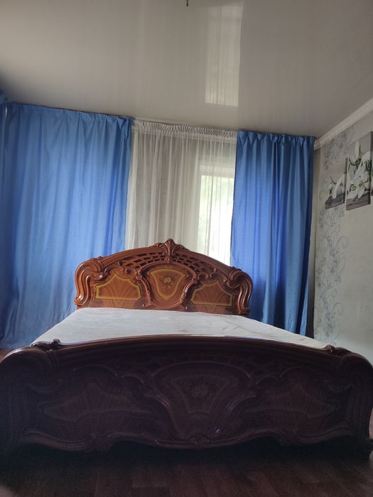 Продам спальный гарнитур