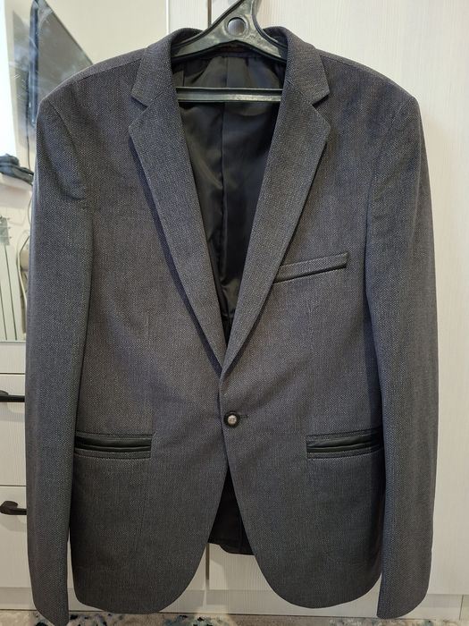 Продам мужской костюм