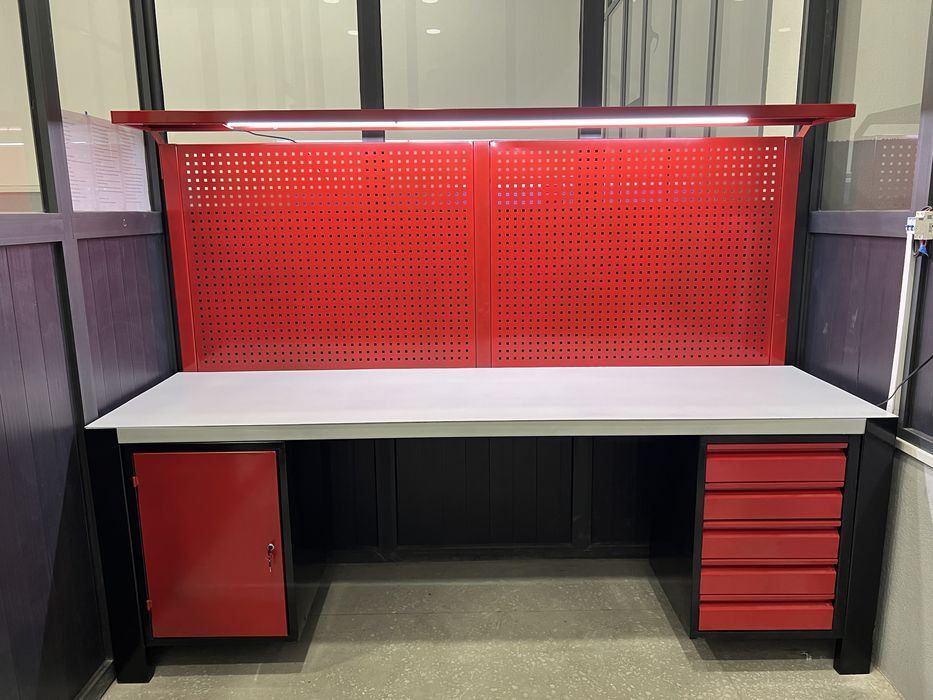 Верстак слесарный