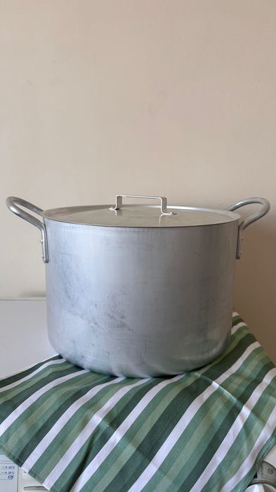 Продам кастрюлю 20л Kalitva