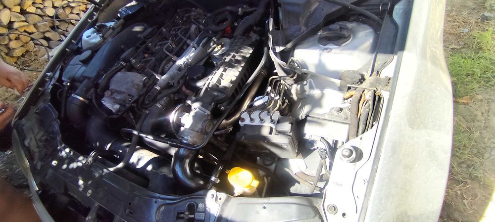 Продава се цял за части Mercedes 220 CDI W203