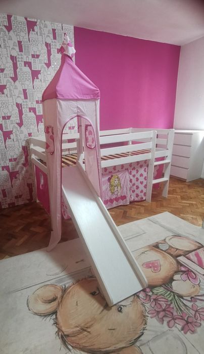 Легло с пързалка