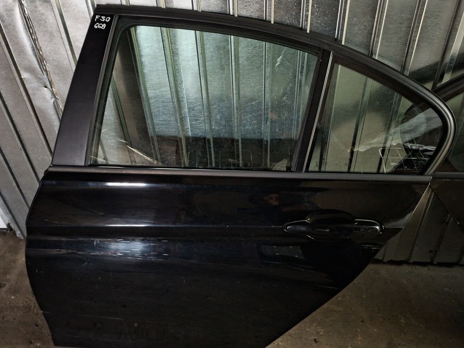 Ușă BMW F30 culoare 668 Schwartz II in stare foarte buna