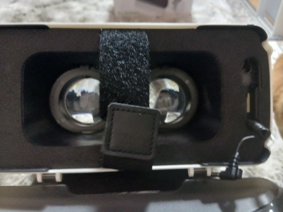 Продам виар шлем для телефона vr shinecon