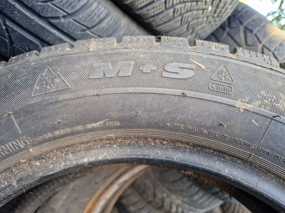 două cauciucuri 185 60 15 de iarnă,m+s