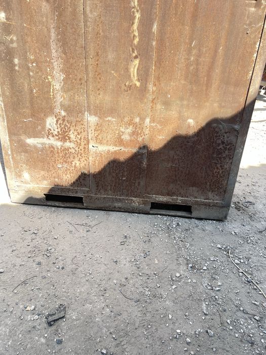 Сейф металический