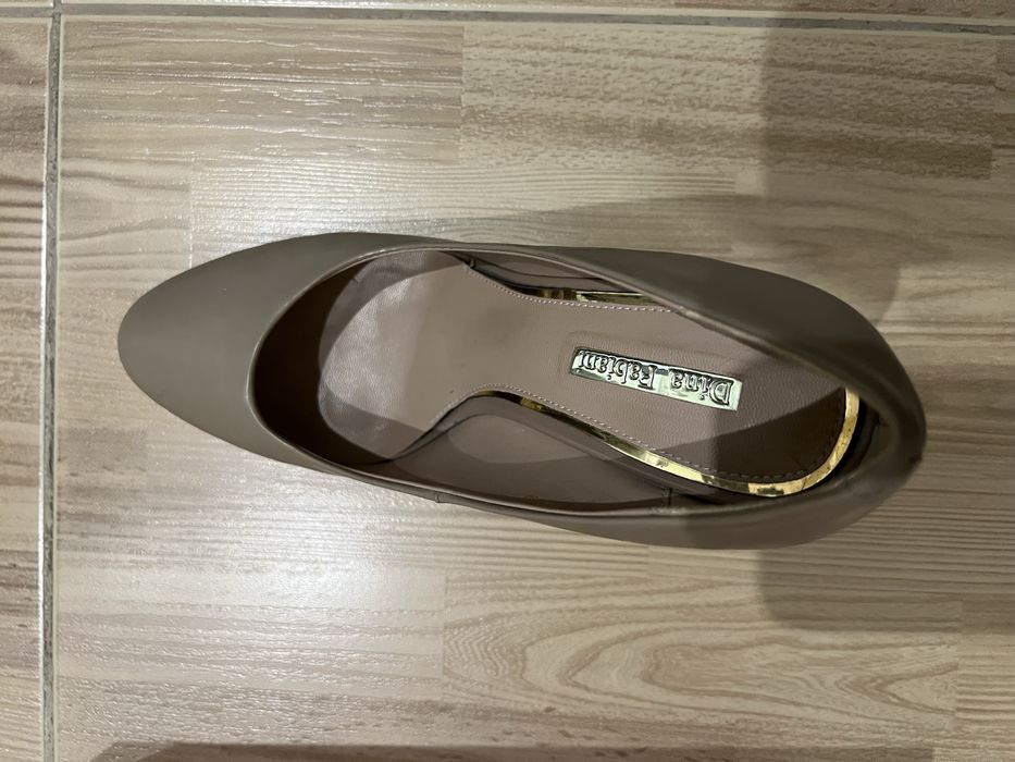 Туфельки на шпильке 38 размер