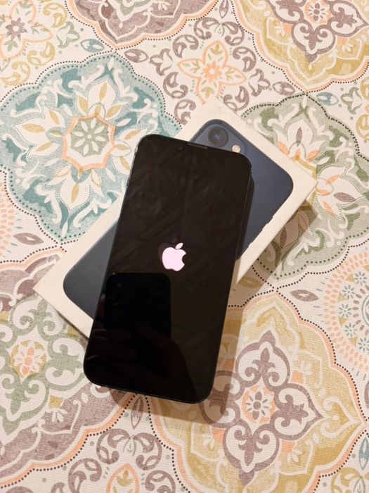 Продам айфон 13