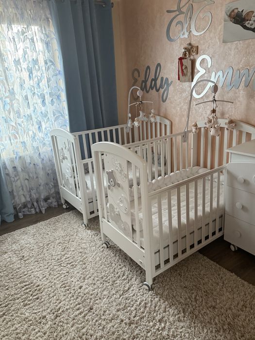 Vand  pat din lemn marca Coricini italy, varianta 1,40,