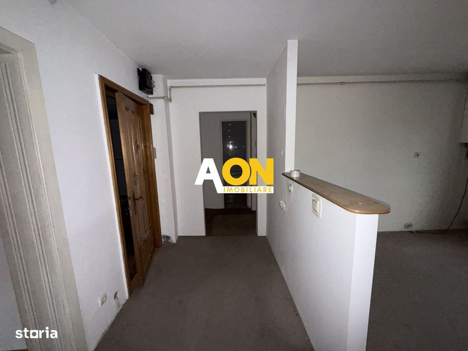 De vanzare apartament 3 camere, Cetate