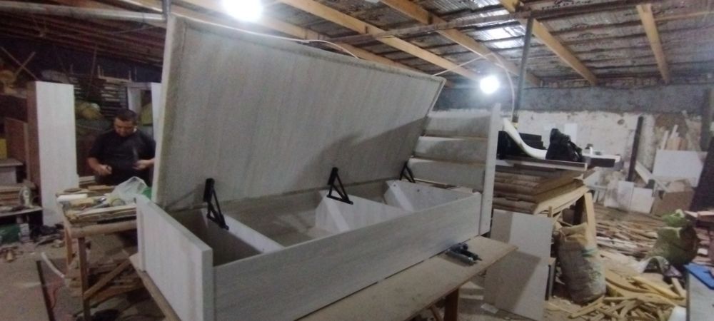 Lamenatli kravatlarimiz 90x2.0 metr ustki qismi 7 li paralom  qoplanga