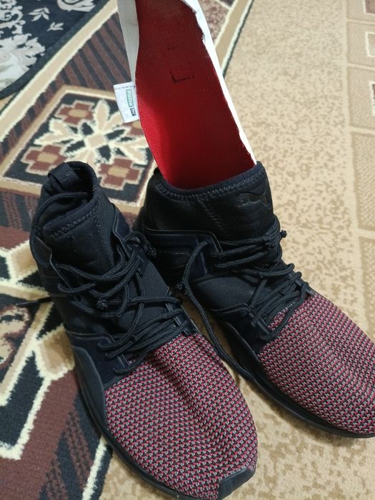 Продам кроссовки