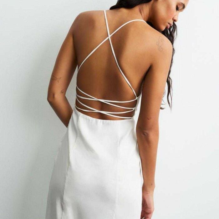 Zara Rochie midi spate gol  alb ecru Oyster albă lunga in, decupaj la spate
