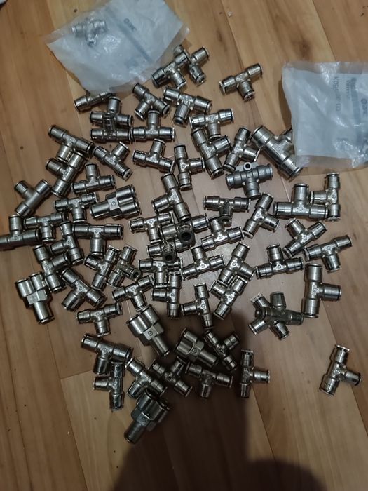 Продам фитинги быстросемные