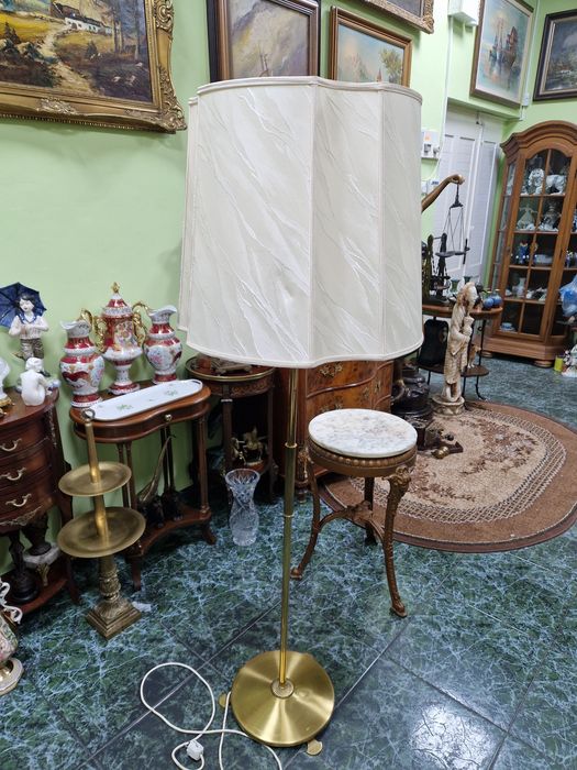 Чудесна антикварна немска подова бронзова лампа