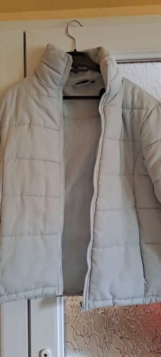 Geaca albastra nepurtata