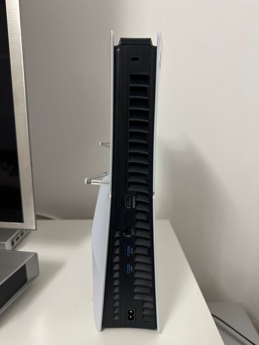 PlayStation 5 Disc Edition + 2 controllere