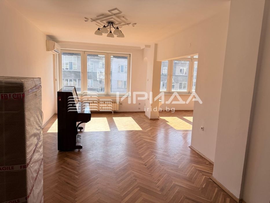 Тристаен апартамент в кв. Лозенец