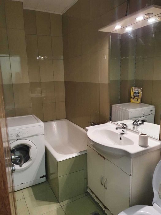 Inchiriez apartament  1 cam. zona Piata Cipariu,