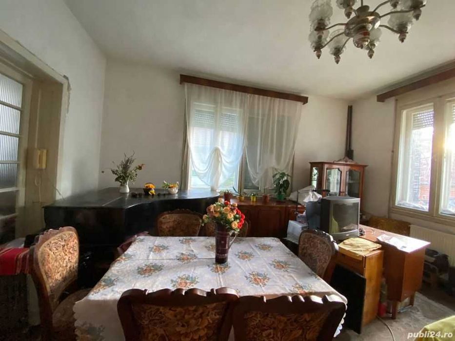 Apartament de vanzare - etajul unei case
