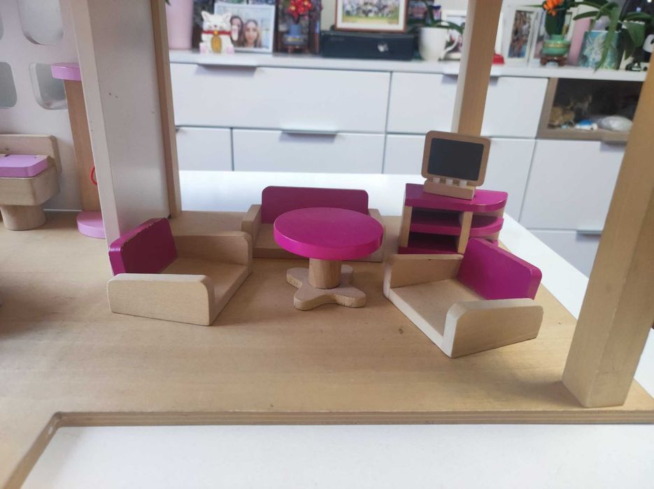 Дървена къща за кукли+мебели