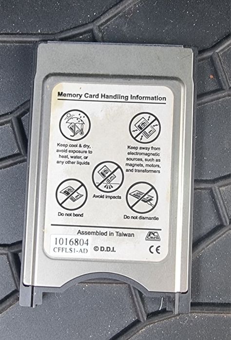 Adaptor  pccard la compact flash, fire wire, retea