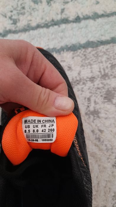 Продам кроссовки 41 размер