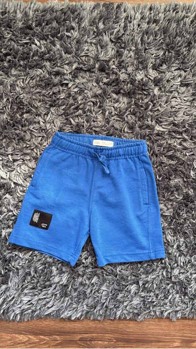 1 Tricou 2 pantalon scurt Zara 122 cm ( 6/7 ani) Pret : 39 lei